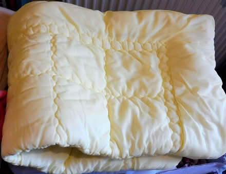 Photo of free Singlebed quilt (Glasgow G43) #1
