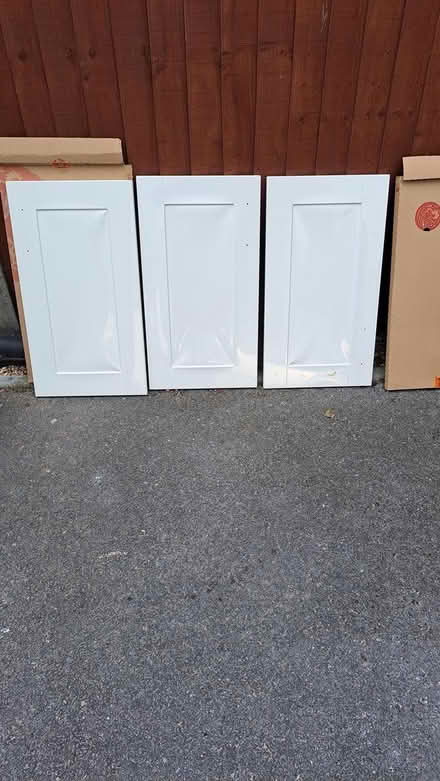 Photo of free X3 Howden kitchen cupboard doors (Littlehaven) #1