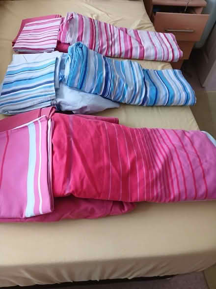 Photo of free Single bedding (Hitchin SG4) #1