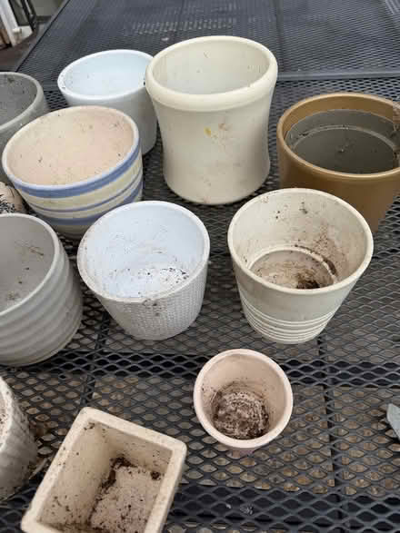 Photo of free Assorted china flower pots (Shirley, Croydon CR0) #3