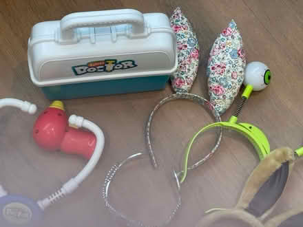 Photo of free Kids dress up and role play toys (Lightwater GU18) #3