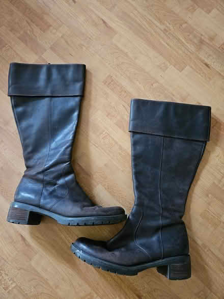 Photo of free Ladies brown boots size 6.5 (N1) (N1 0qu) #1