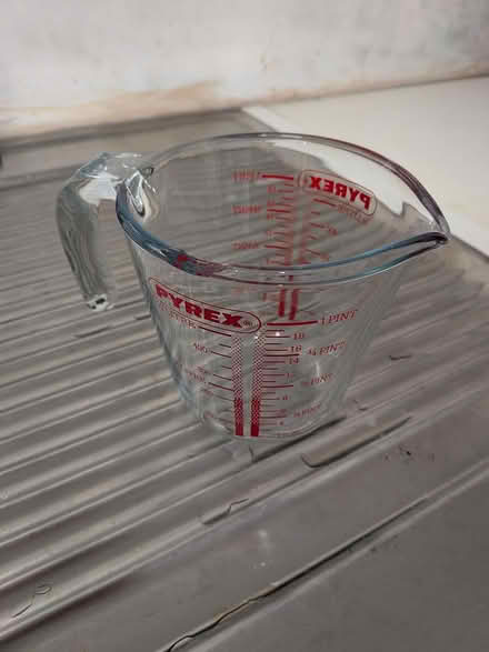 Photo of free Pyrex jug 1ltr (Newcastle Under Lyme ST5 0LJ) #1