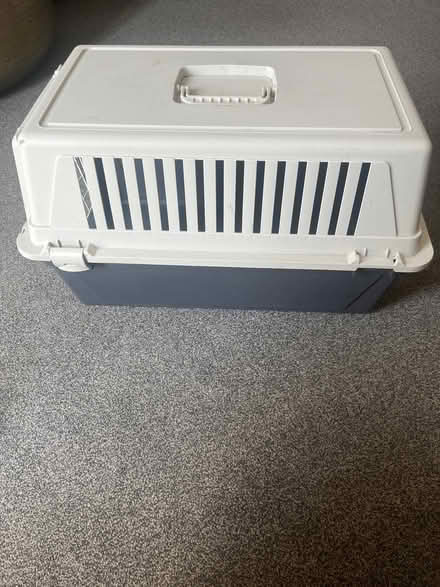 Photo of free Hard shell cat/pet carrier (Attleborough NR17) #3
