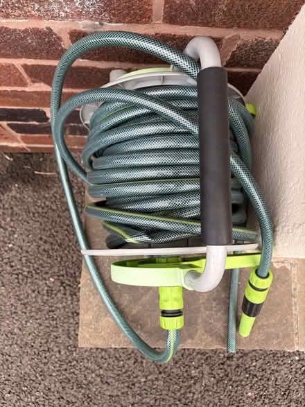Photo of free Hose (Manor castle, S2) #3