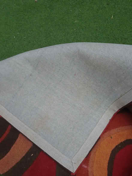 Photo of free wool pile carpet rug (Clacton-on-Sea CO15) #1