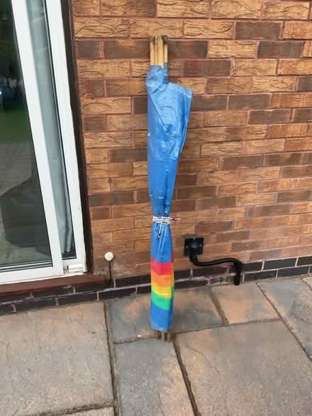 Photo of free 4 pole windbreak (Arnold, NG5) #1