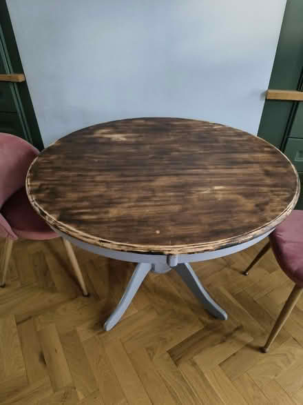Photo of free Round cottage style table (Plumstead SE18) #3