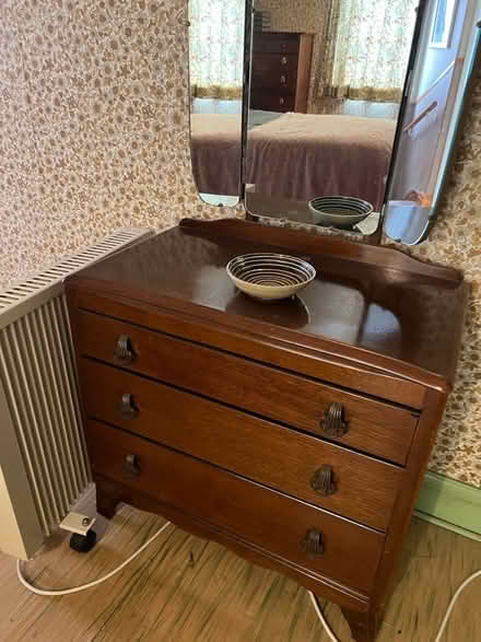 Photo of free chest of drawers with mirror (Headington OX3) #3