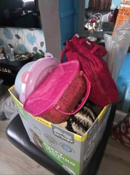 Photo of free 2 boxes of household stuff (Luton LU2) #1