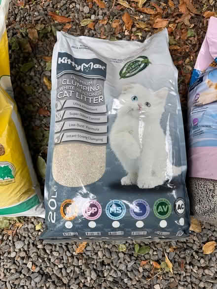 Photo of free 3 bags of Cat Litter (Ballybrack Village) #3