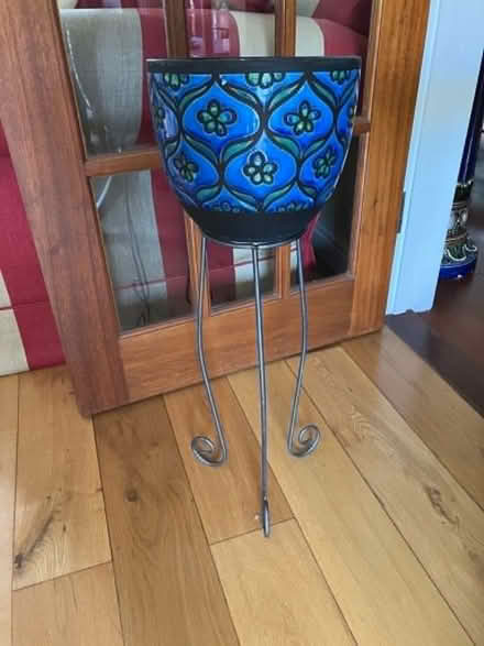 Photo of free Houseplants, pot, stand and plates (Goffs Oak EN7) #3