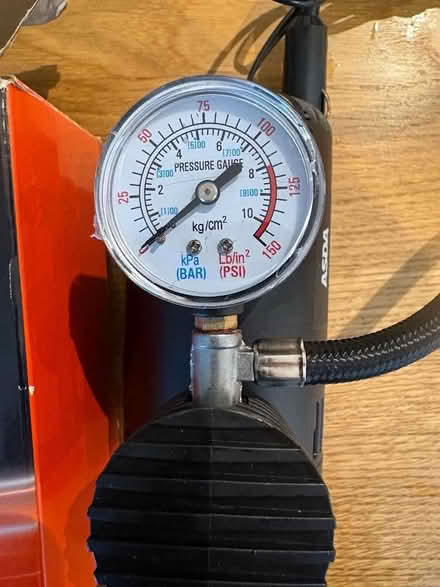 Photo of free Car tyre air compressor (SG4 Hitchin) #3