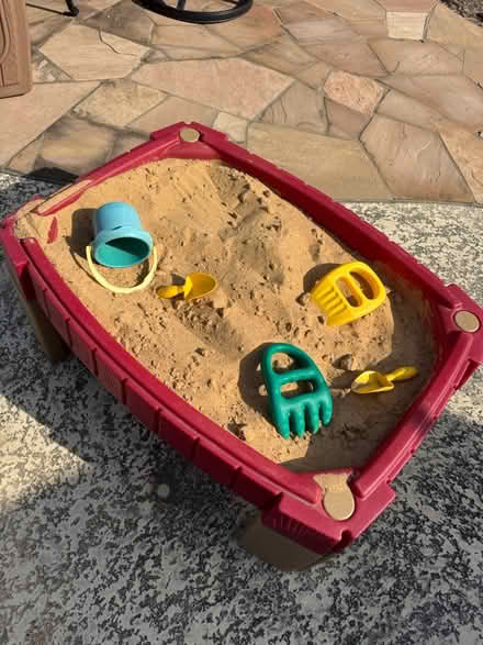 Photo of free Sand table (75093) #2