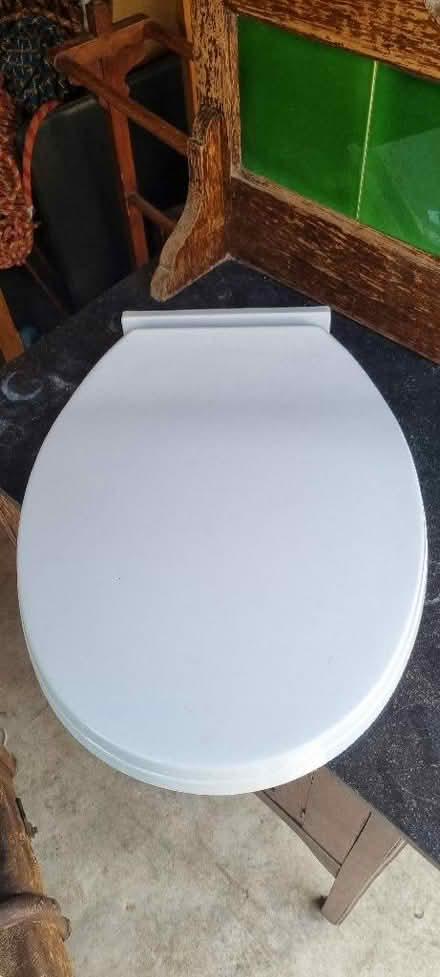 Photo of free White toilet seat, unused (Stonehouse GL10) #2