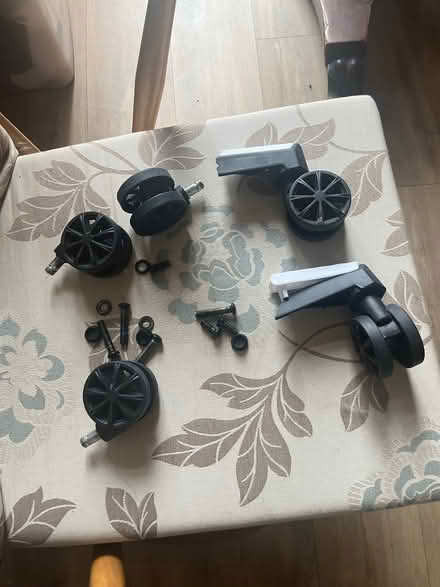 Photo of free GT Force gaming chair broken legs (Putney SW15) #3