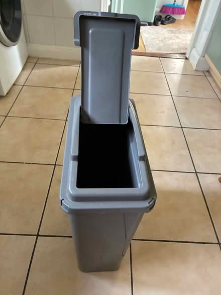 Photo of free Narrow kitchen bin (Dorridge/Bentley Heath) #3