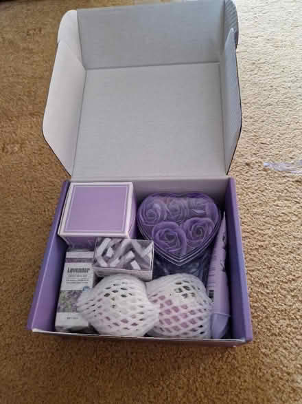 Photo of free Bath set (Wildridings RG12) #3