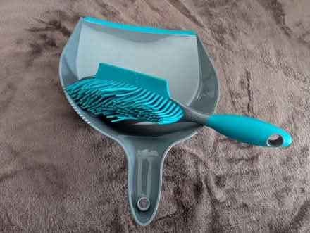 Photo of free Rubber dust pan set for hair (Allerton BD15) #2