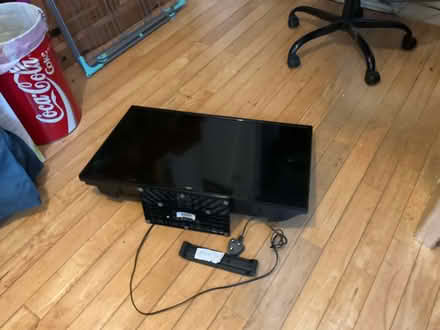 Photo of free 32inch bush tv (SE11 Kennington NR war museum) #1