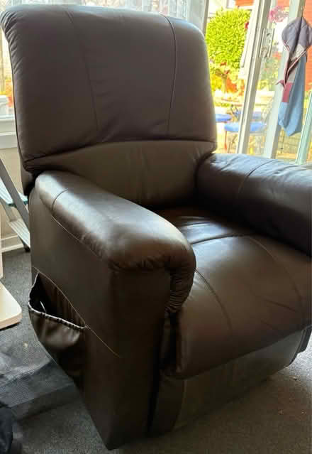 Photo of free Electric recliner (Cosham PO6) #2