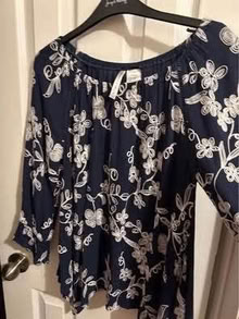 Photo of free Ladies navy print top blouse Small (L5L 5P5) #3
