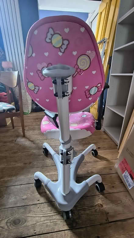 Photo of free Hello Kitty Chair - needs new bolts (lancing BN15) #3