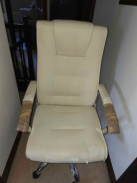 Photo of free Office chair (Weybourne GU9 9e) #1