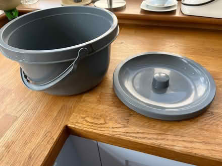 Photo of free Medium bucket and lid (Barnwood GL4) #1
