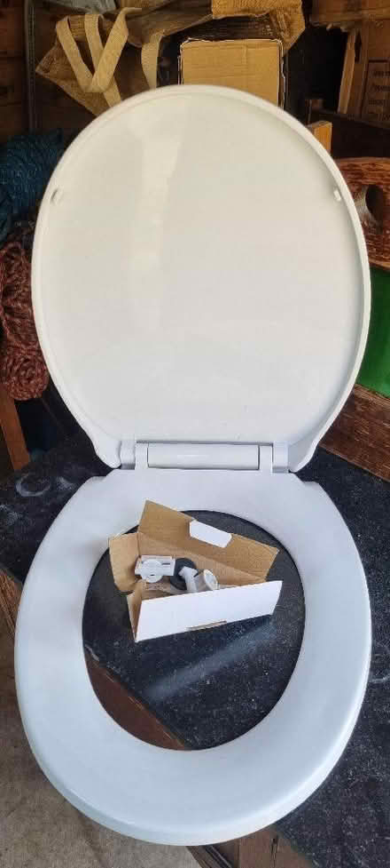 Photo of free White toilet seat, unused (Stonehouse GL10) #1