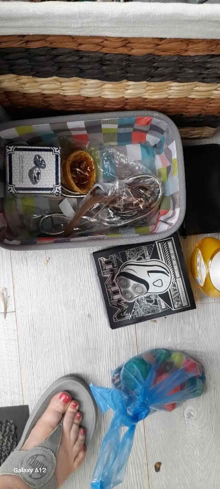 Photo of free Razor and various (Welling DA16) #1