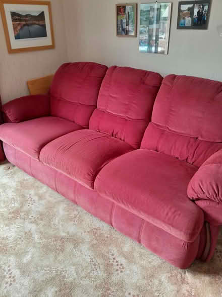 Photo of free 3 seater settee (Innerleithen EH44) #1