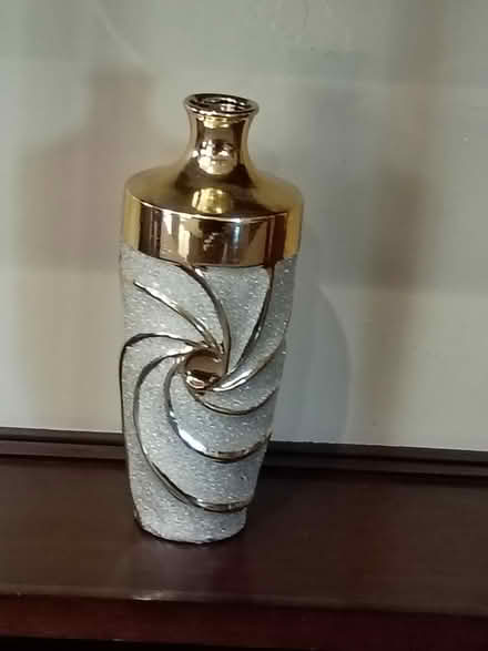 Photo of free 16" tall gold and white vase (west Roseville) #1
