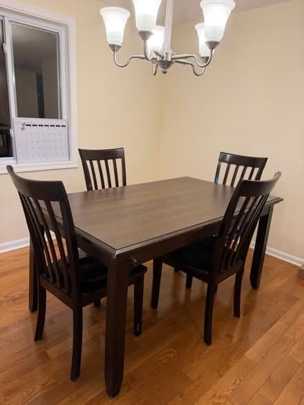 Photo of free Dining table (Montgomery village) #2