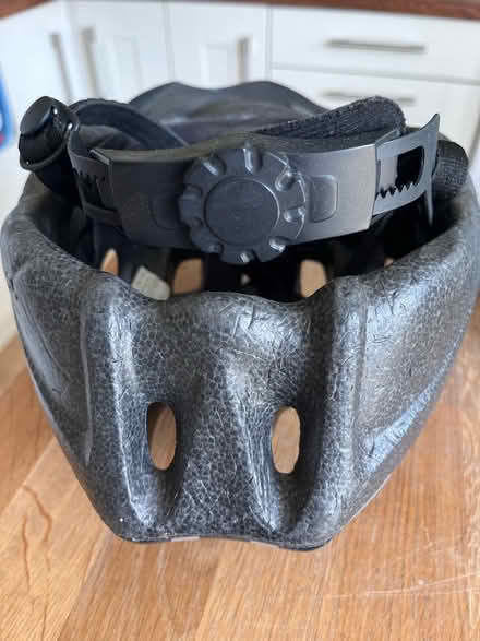Photo of free Adult bike helmet (Sonning RG4) #3
