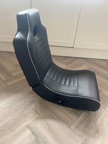Photo of free Gaming chair (Reigate RH2) #2