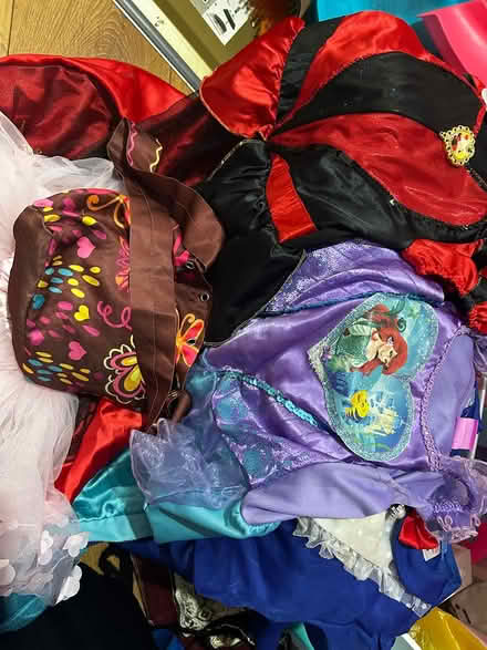 Photo of free 4 dress up costumes 5-6 ages (Stoke Newington N16) #2