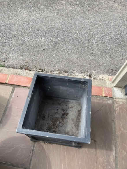 Photo of free Plant pots (Chessington KT9) #2