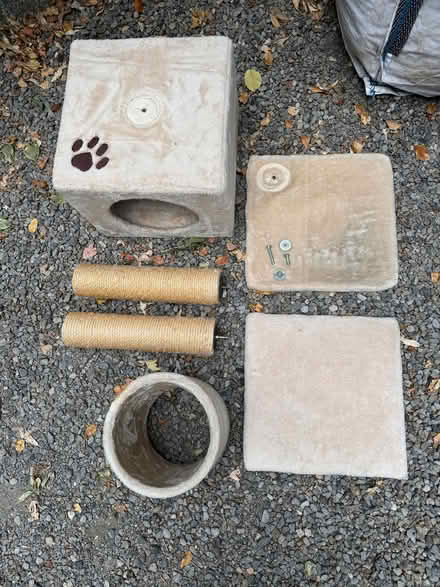Photo of free Used Cat Scratching Tree (Ballybrack Village) #1