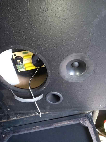 Photo of free 2 speaker box's (Shepshed LE12) #4