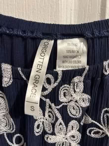 Photo of free Ladies navy print top blouse Small (L5L 5P5) #4