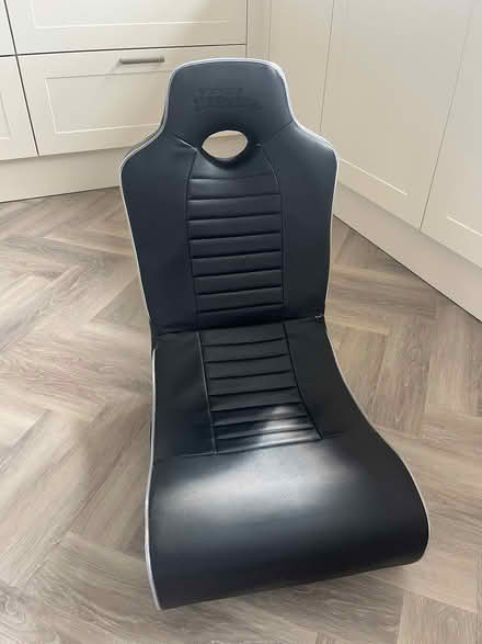 Photo of free Gaming chair (Reigate RH2) #1