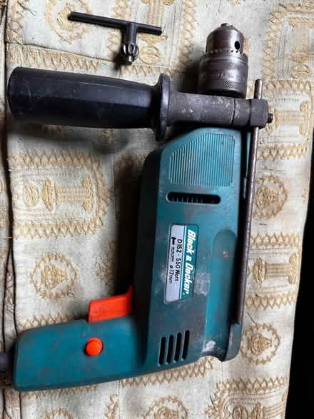 Photo of free Black&Decker mains drill with chuck key. (Tadley RG26) #1