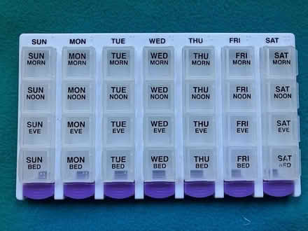 Photo of free daily vitamins and pills container (Las Palmas Pk, Snvle) #1