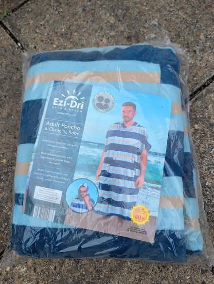 Photo of free Towel robe (Walton-on-Thames KT12) #1