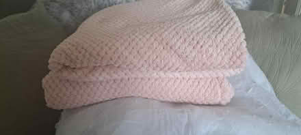 Photo of free Pink throw overs (Fallin FK7) #2