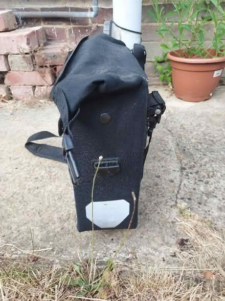 Photo of free Slim laptop pannier (Cutteslowe OX2) #3