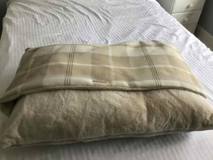 Photo of free Small dog bed (Warners End Hemel Hempstead) #1
