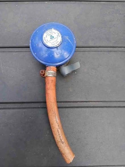 Photo of free Calor gas bottle and regulator (Grenoside S35) #2