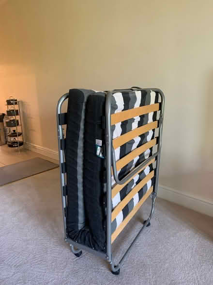 Photo of free Z bed (Warfield RG42) #1